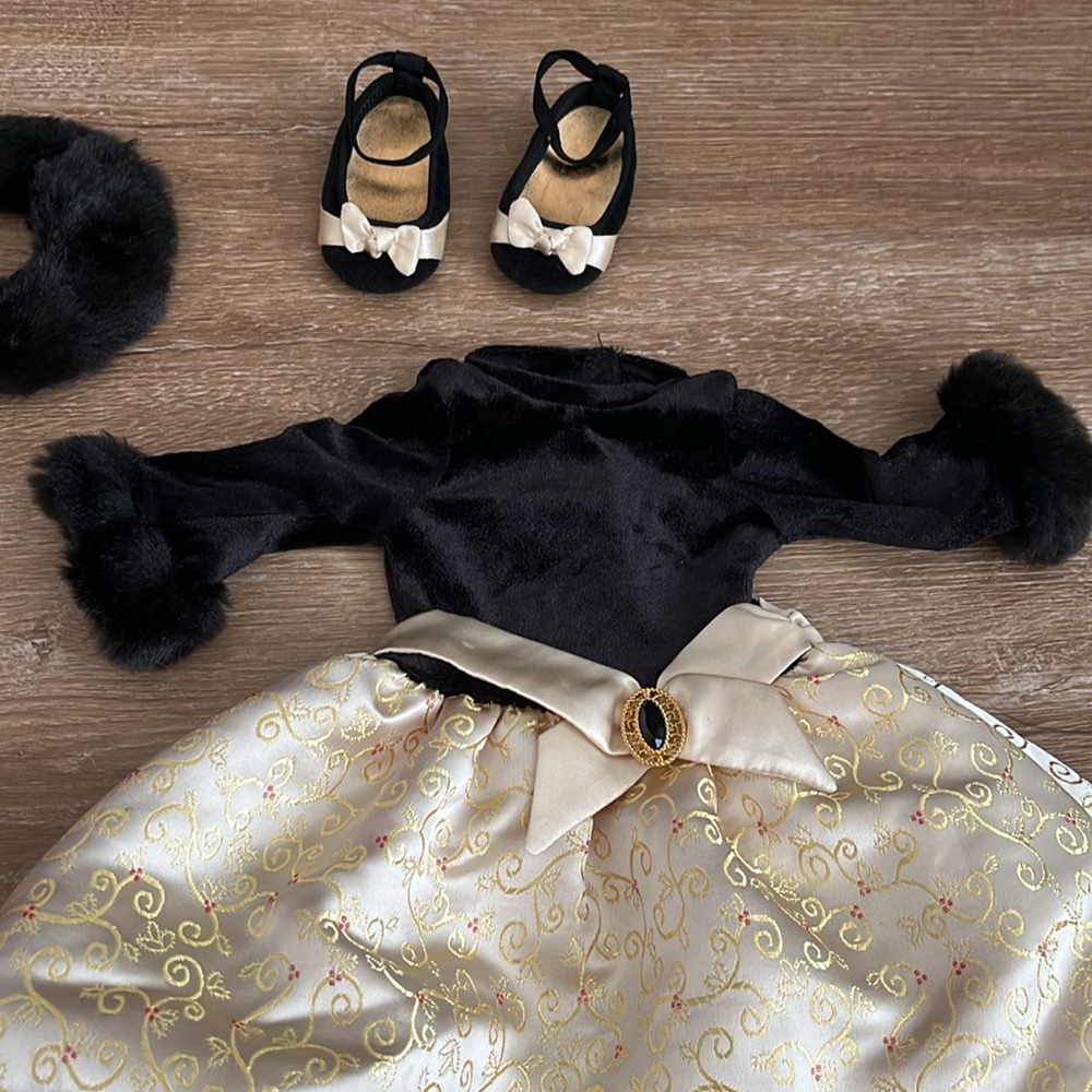 American Girl Midnight Holly Black and Gold DOLL Dress with Accessories - Picture 5 of 8